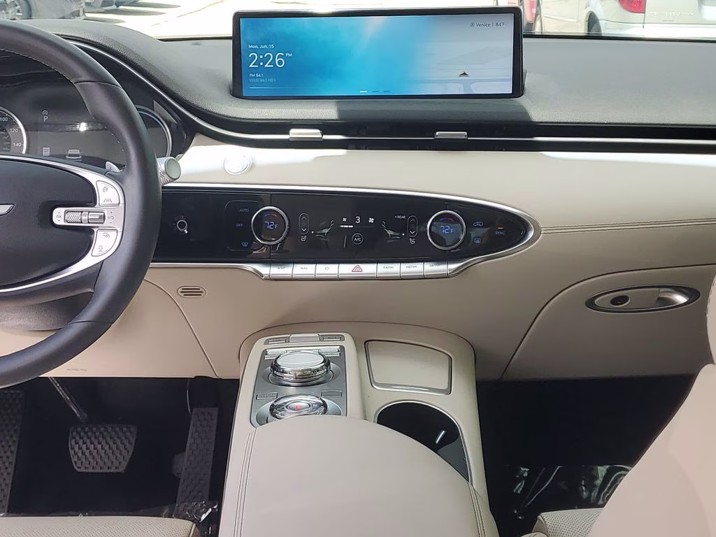 2025 Uyuni White Genesis GV70 2.5T AWD SUV