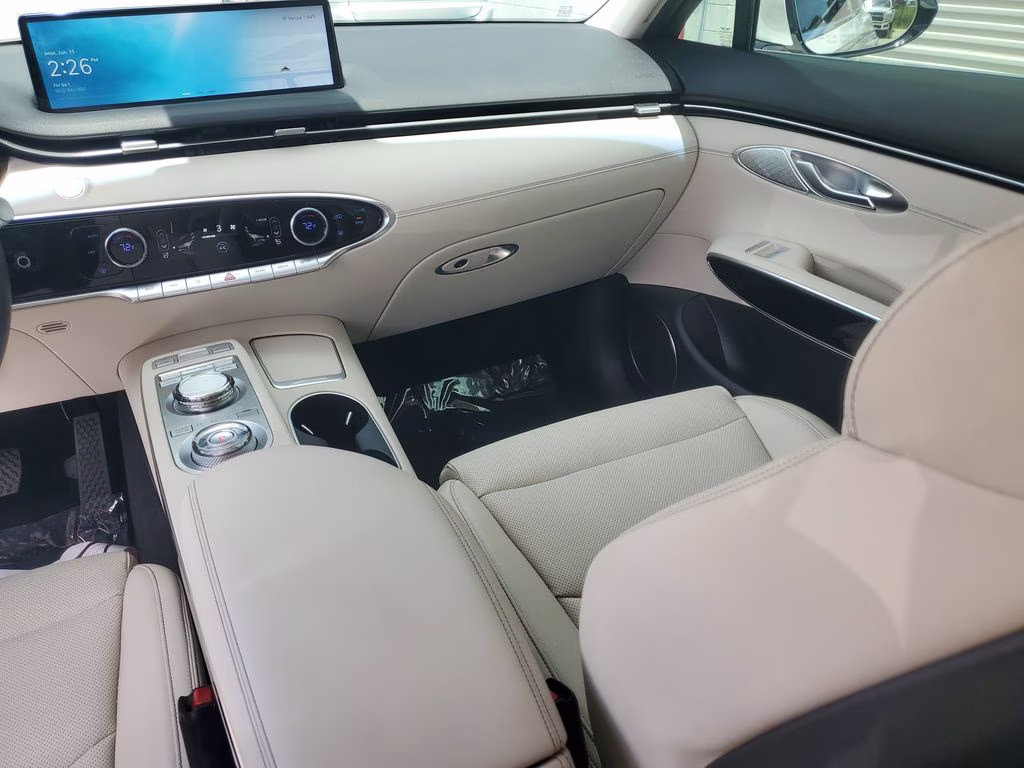 2025 Uyuni White Genesis GV70 2.5T AWD SUV