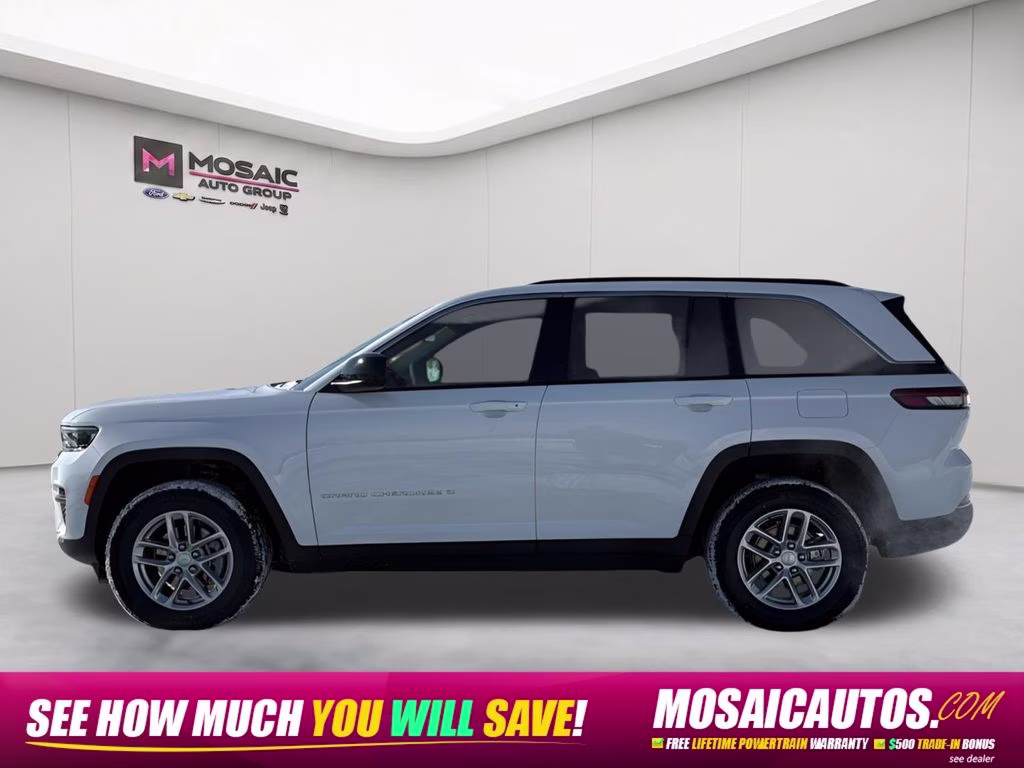 2026 Bright White Clearcoat Jeep Grand Cherokee Laredo 4X4 SUV