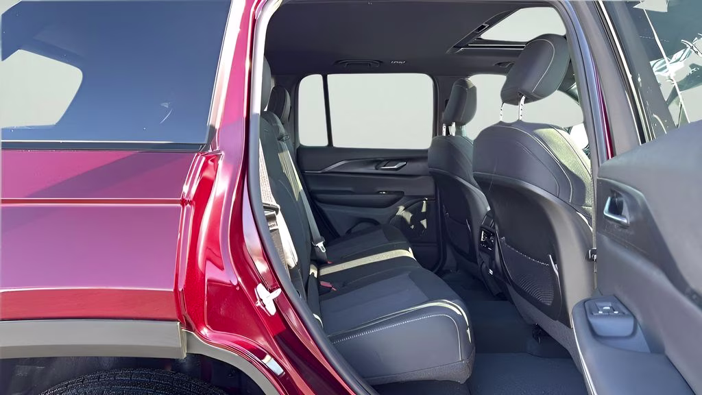 2026 Velvet Red Pearlcoat Jeep Grand Cherokee Laredo 4X4 SUV