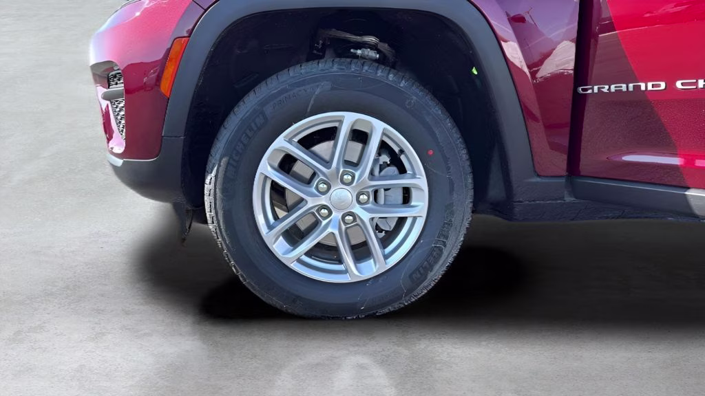 2026 Velvet Red Pearlcoat Jeep Grand Cherokee Laredo 4X4 SUV