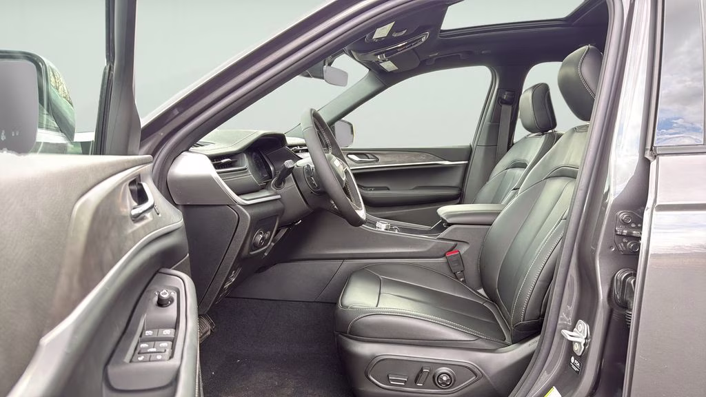 2026 Baltic Gray Metallic Clearcoat Jeep Grand Cherokee L Limited 4X4 SUV