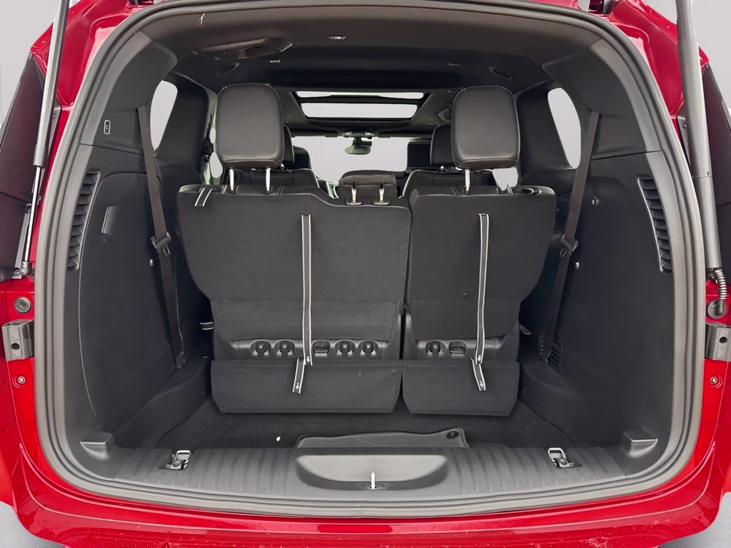 2026 Red Hot Pearlcoat Chrysler Pacifica Select Uconnect Theater Family Group II AWD Van