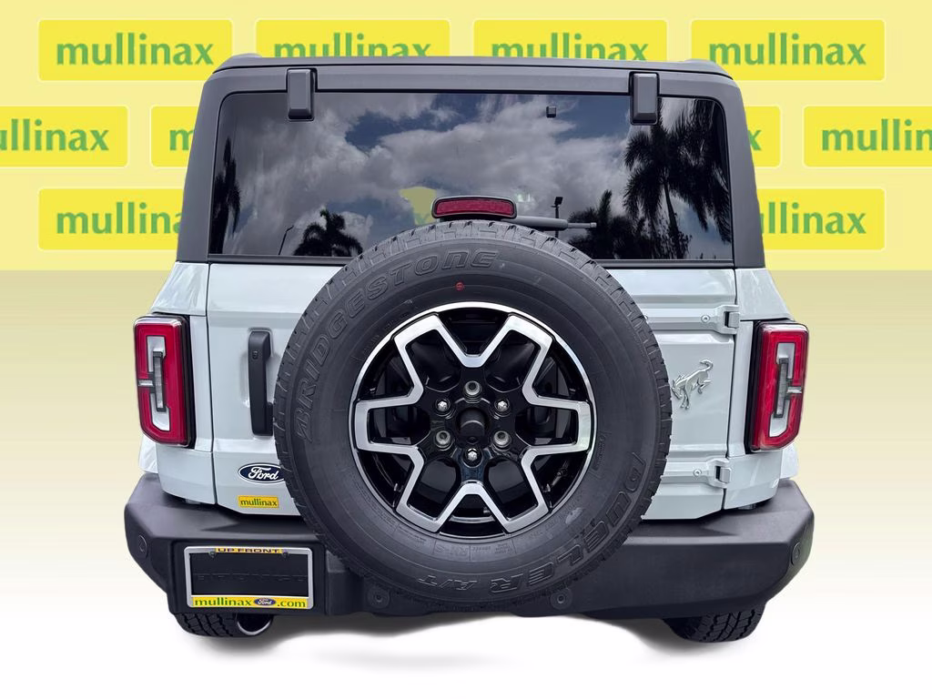 2026 Avalanche Gray Ford Bronco Outer Banks 4X4 SUV
