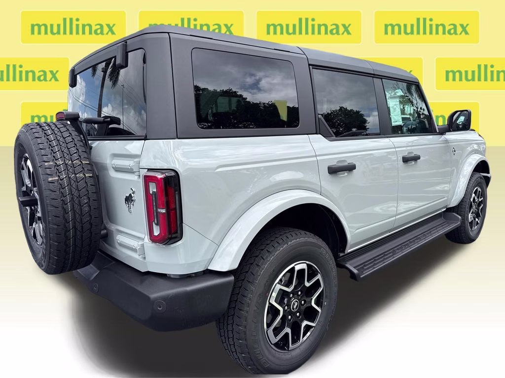 2026 Avalanche Gray Ford Bronco Outer Banks 4X4 SUV