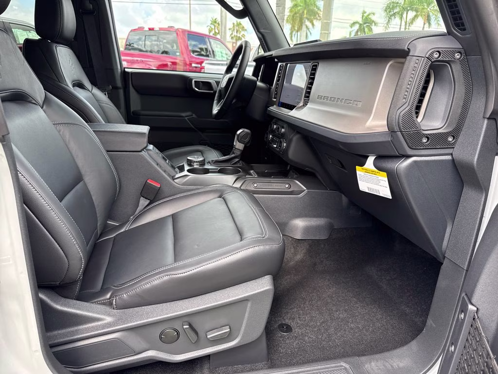 2026 Avalanche Gray Ford Bronco Outer Banks 4X4 SUV