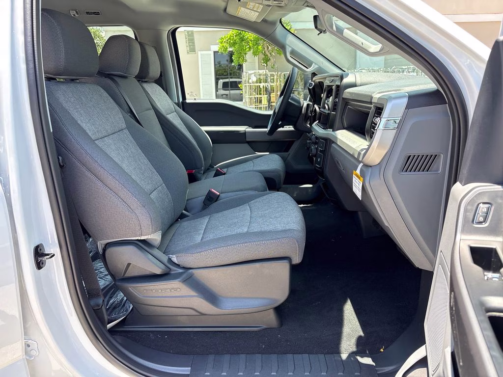 2026 Oxford White Ford Super Duty F-250 SRW XL 4X4 Truck