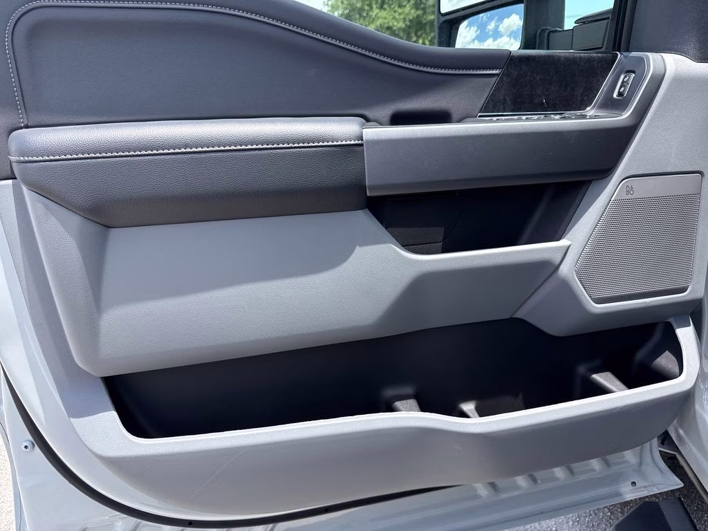 2026 Avalanche Ford Super Duty F-250 SRW XLT 4X4 Truck