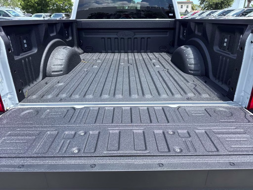 2026 Avalanche Ford Super Duty F-250 SRW XLT 4X4 Truck