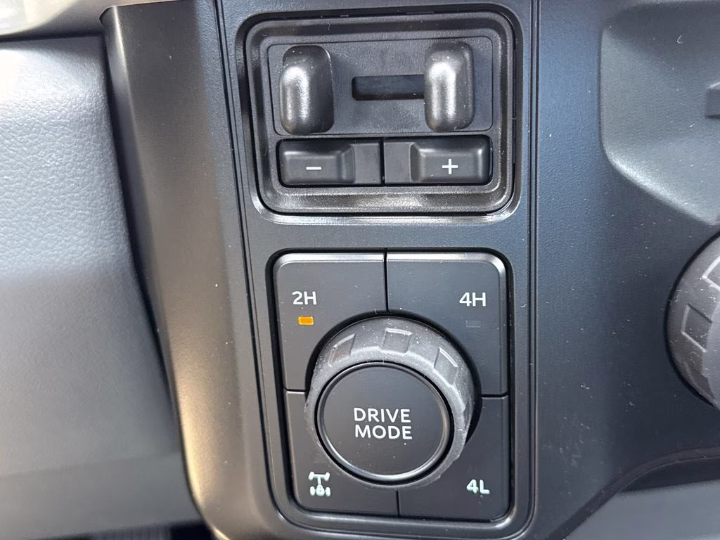 2026 Avalanche Ford Super Duty F-250 SRW XLT 4X4 Truck