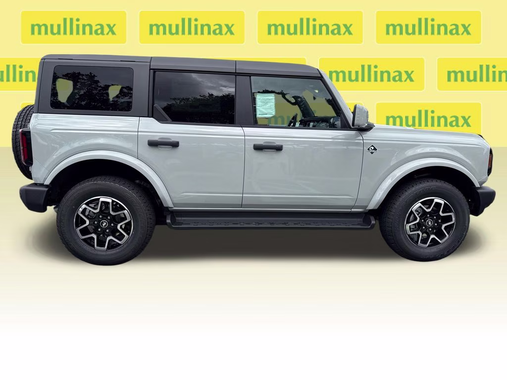 2026 Avalanche Gray Ford Bronco Outer Banks 4X4 SUV