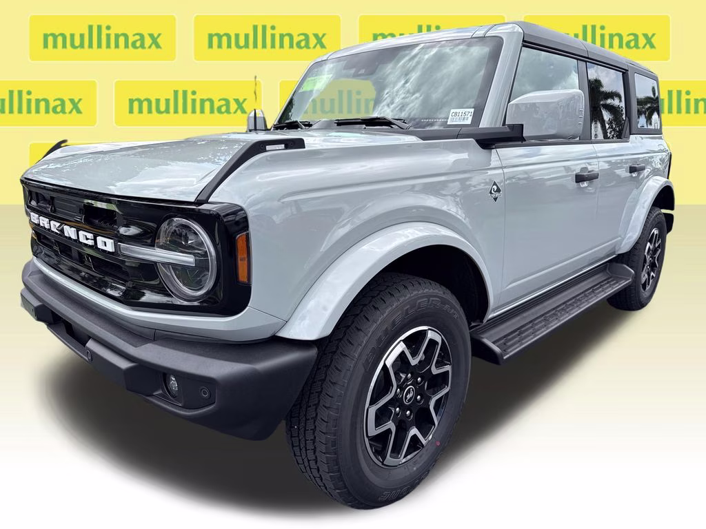2026 Avalanche Gray Ford Bronco Outer Banks 4X4 SUV