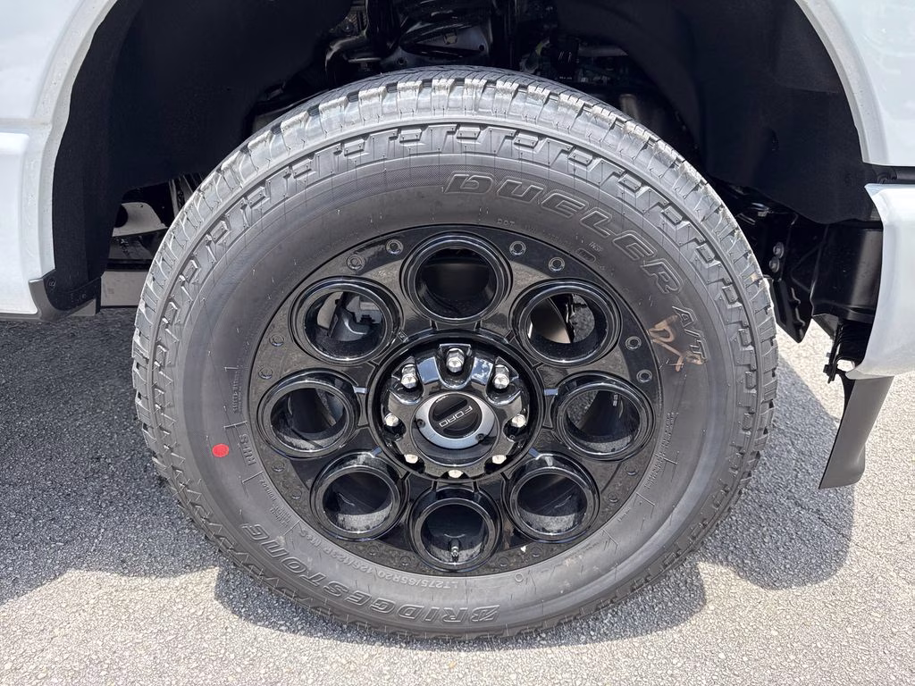 2026 Avalanche Ford Super Duty F-250 SRW XLT 4X4 Truck