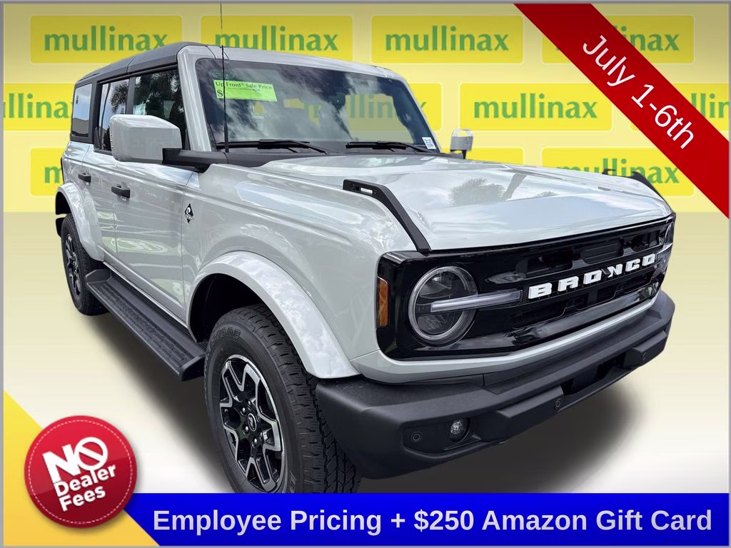 2026 Avalanche Gray Ford Bronco Outer Banks 4X4 SUV