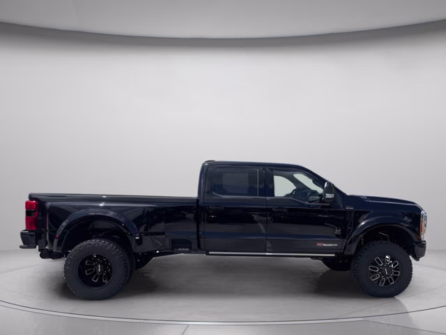 2026 Agate Black Metallic Ford Super Duty F-350 DRW Black Widow Lift 4X4 Truck