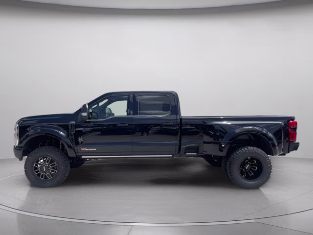 2026 Agate Black Metallic Ford Super Duty F-350 DRW Black Widow Lift 4X4 Truck