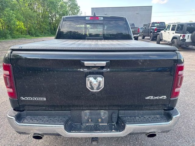 2019 Diamond Black Crystal Pearlcoat Ram 1500 Laramie 4X4 Truck
