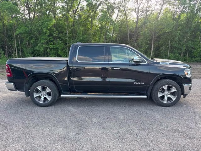 2019 Diamond Black Crystal Pearlcoat Ram 1500 Laramie 4X4 Truck