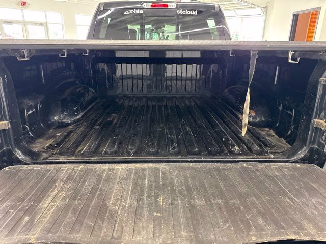 2019 Diamond Black Crystal Pearlcoat Ram 1500 Laramie 4X4 Truck