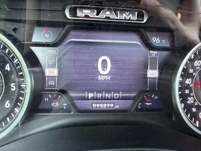 2019 Diamond Black Crystal Pearlcoat Ram 1500 Laramie 4X4 Truck