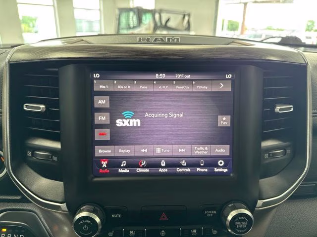 2019 Diamond Black Crystal Pearlcoat Ram 1500 Laramie 4X4 Truck
