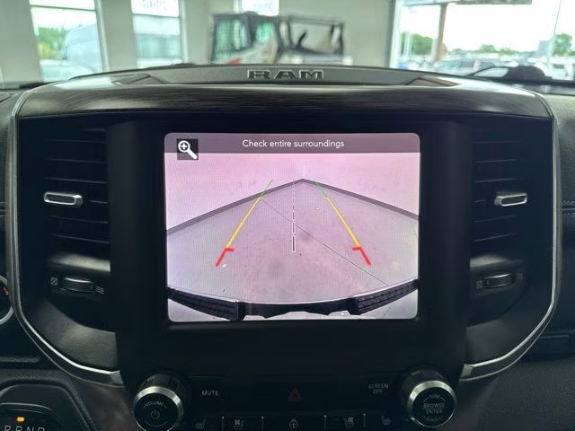 2019 Diamond Black Crystal Pearlcoat Ram 1500 Laramie 4X4 Truck
