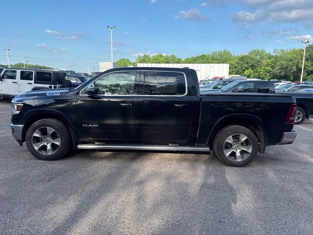 2019 Diamond Black Crystal Pearlcoat Ram 1500 Laramie 4X4 Truck