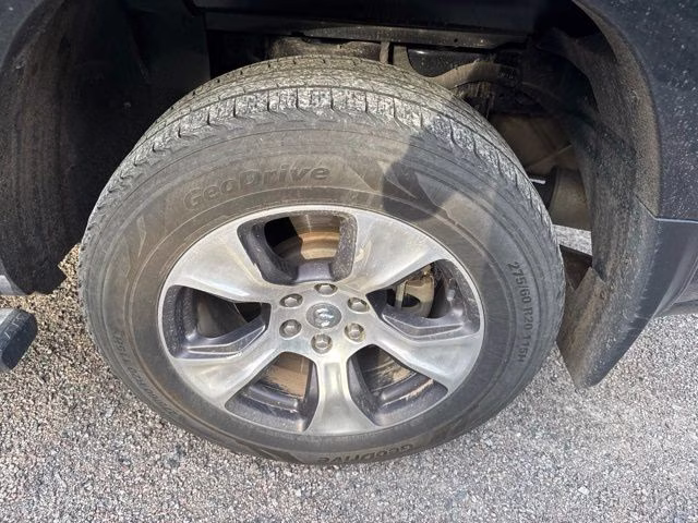 2019 Diamond Black Crystal Pearlcoat Ram 1500 Laramie 4X4 Truck