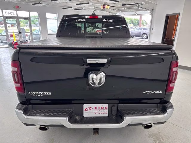 2019 Diamond Black Crystal Pearlcoat Ram 1500 Laramie 4X4 Truck