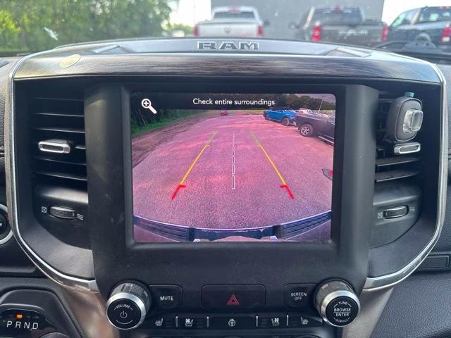 2019 Diamond Black Crystal Pearlcoat Ram 1500 Laramie 4X4 Truck