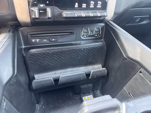 2019 Diamond Black Crystal Pearlcoat Ram 1500 Laramie 4X4 Truck