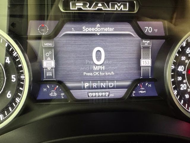 2019 Diamond Black Crystal Pearlcoat Ram 1500 Laramie 4X4 Truck