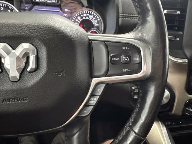 2019 Diamond Black Crystal Pearlcoat Ram 1500 Laramie 4X4 Truck