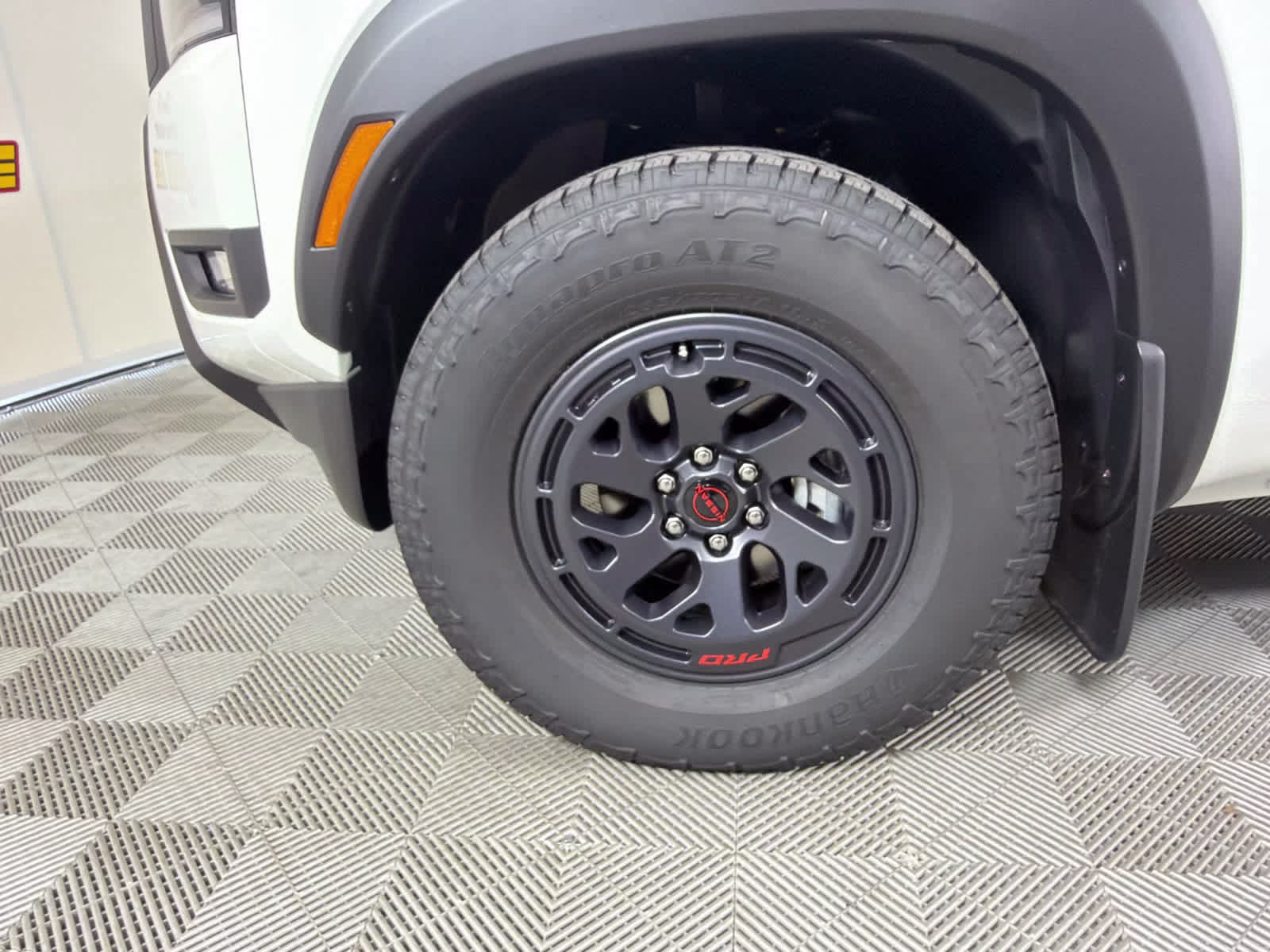 2026 Glacier White Nissan Frontier PRO-X RWD Truck