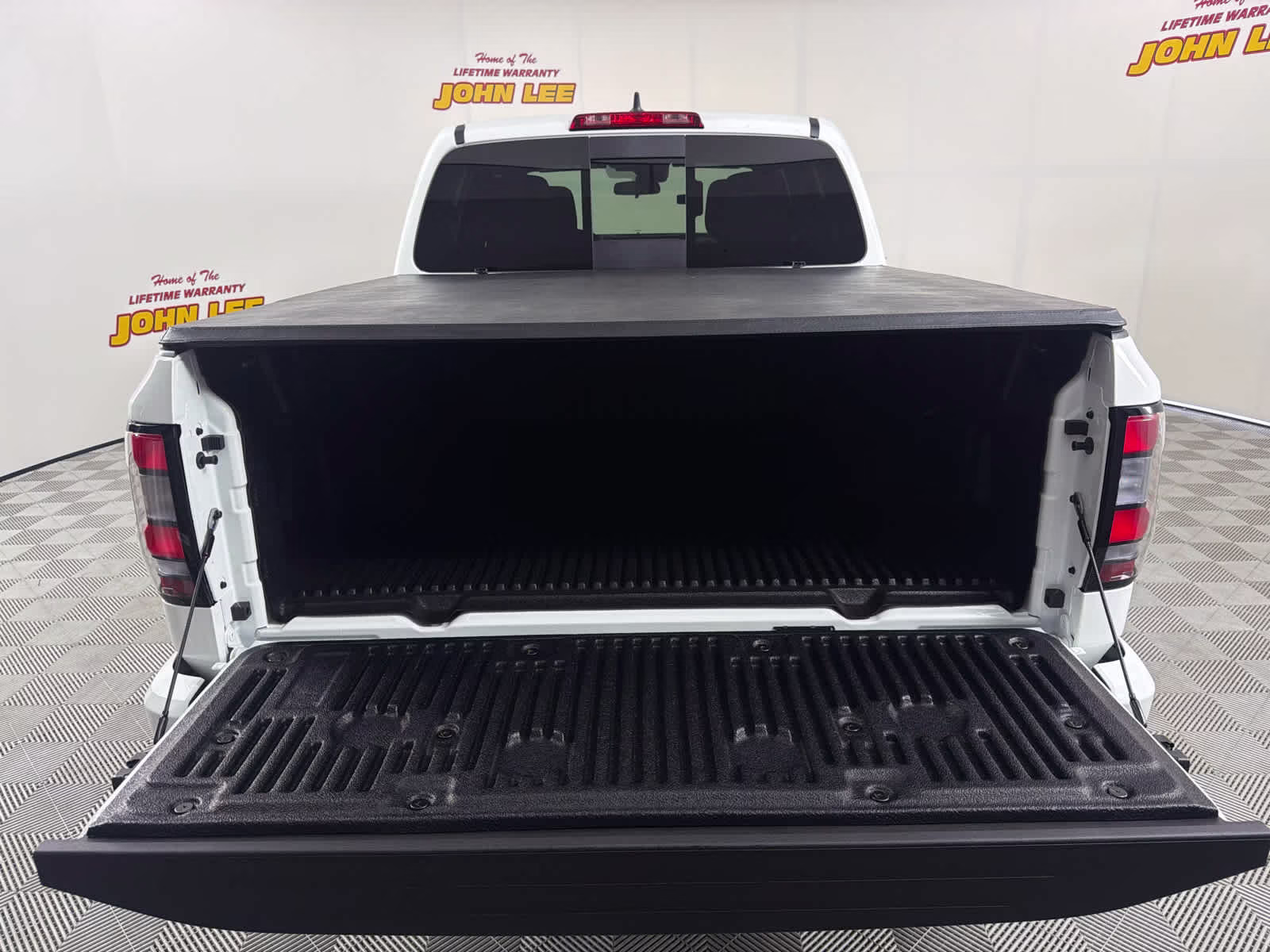2026 Glacier White Nissan Frontier PRO-X RWD Truck