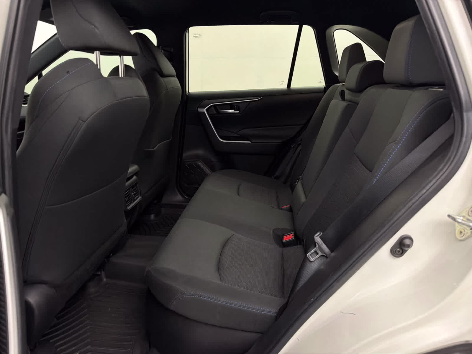 2022 Blizzard Pearl Toyota RAV4 Hybrid SE AWD SUV