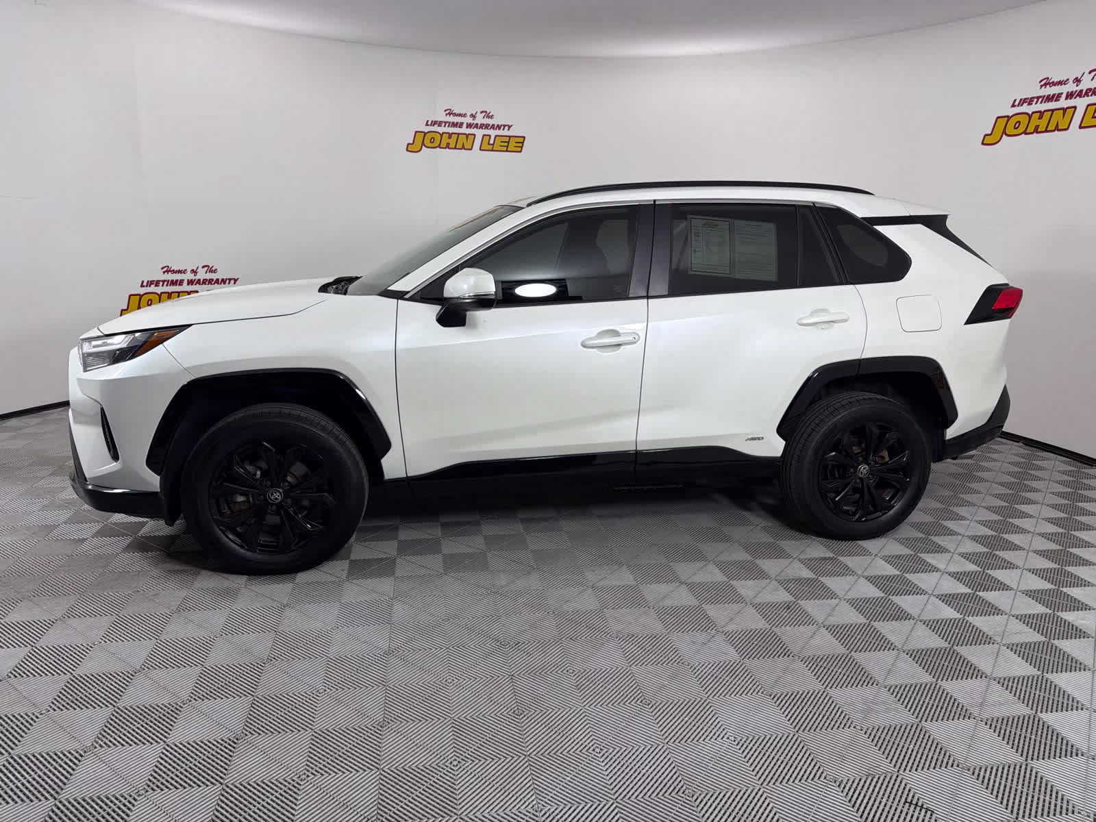 2022 Blizzard Pearl Toyota RAV4 Hybrid SE AWD SUV
