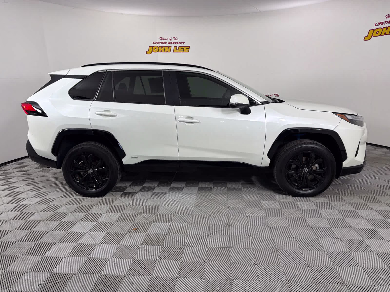 2022 Blizzard Pearl Toyota RAV4 Hybrid SE AWD SUV