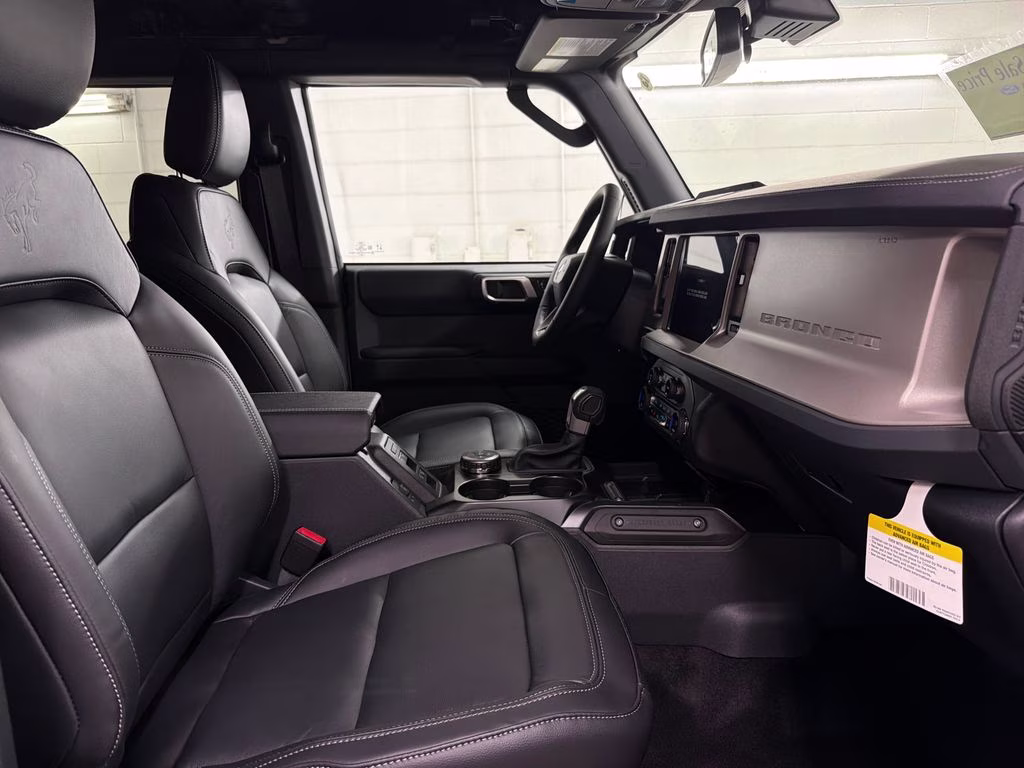 2026 AVALANCHE GRAY Ford Bronco Outer Banks 4X4 SUV