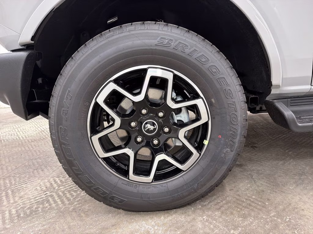 2026 AVALANCHE GRAY Ford Bronco Outer Banks 4X4 SUV