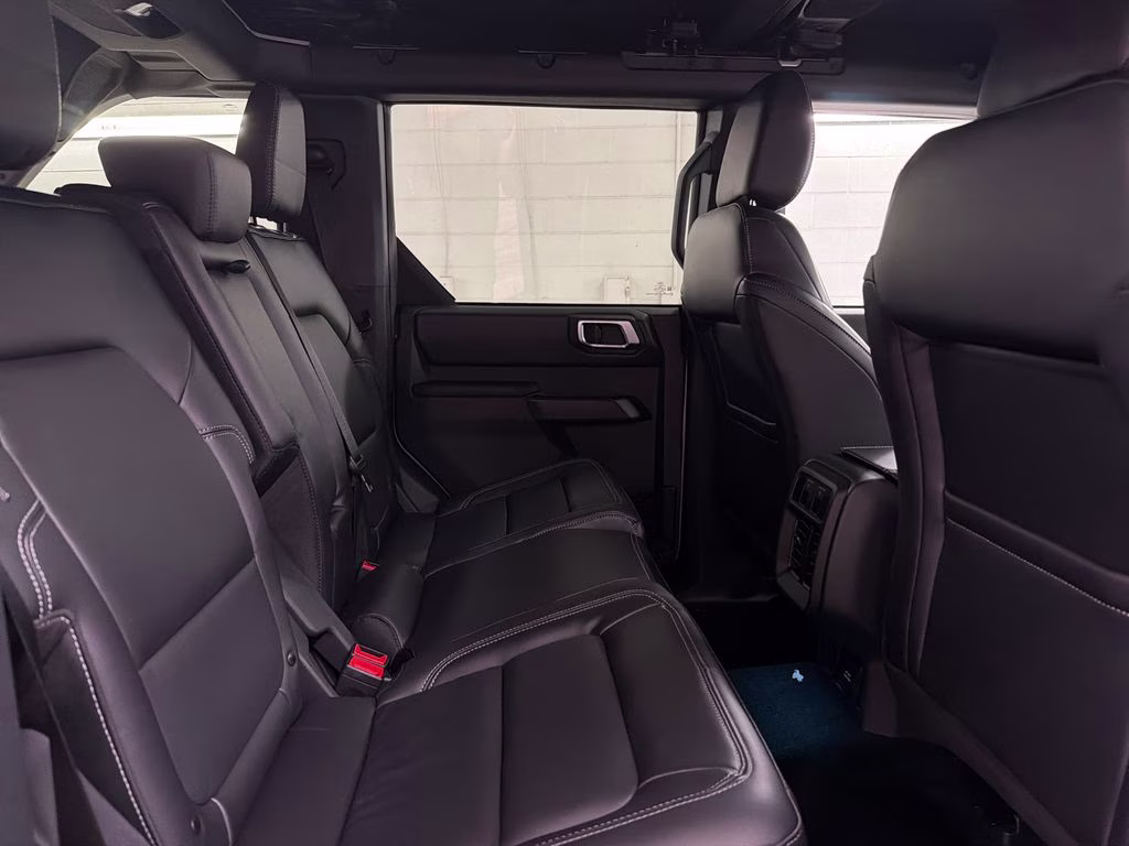 2026 AVALANCHE GRAY Ford Bronco Outer Banks 4X4 SUV