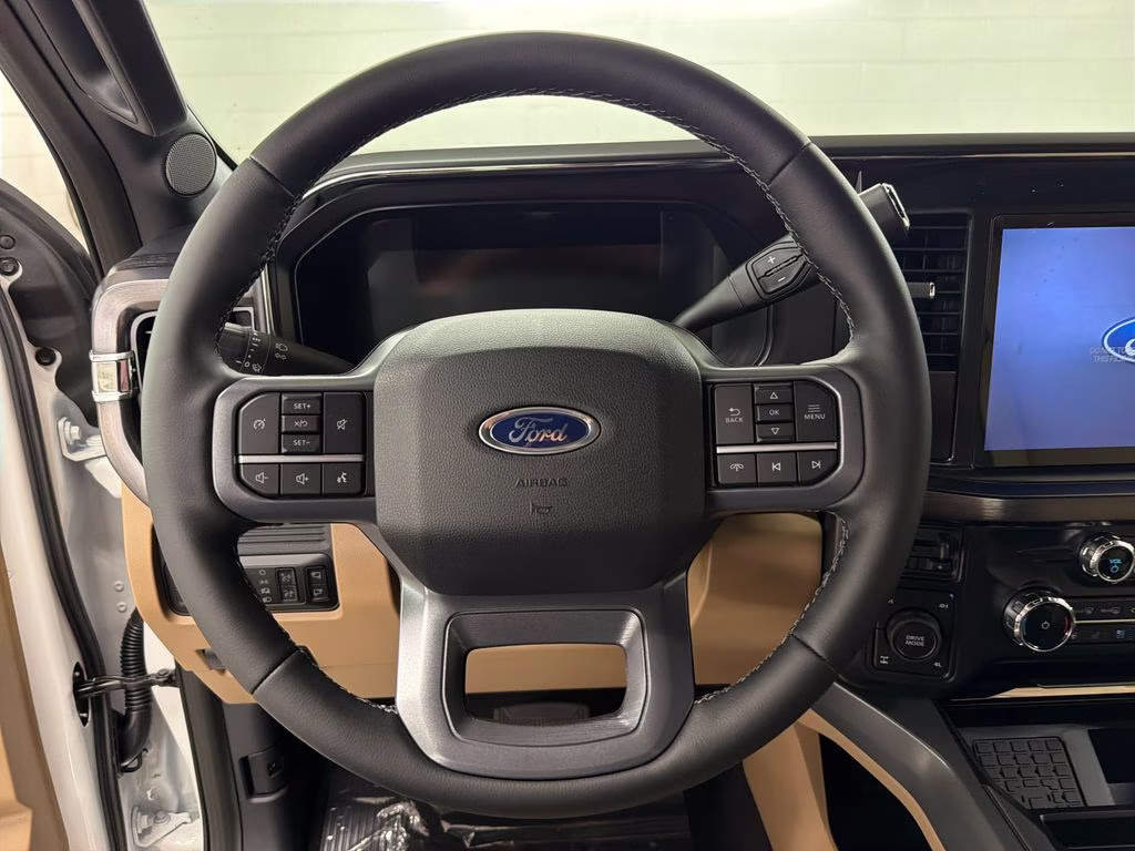 2026 STAR WHITE Ford Super Duty F-250 SRW Lariat 4X4 Truck