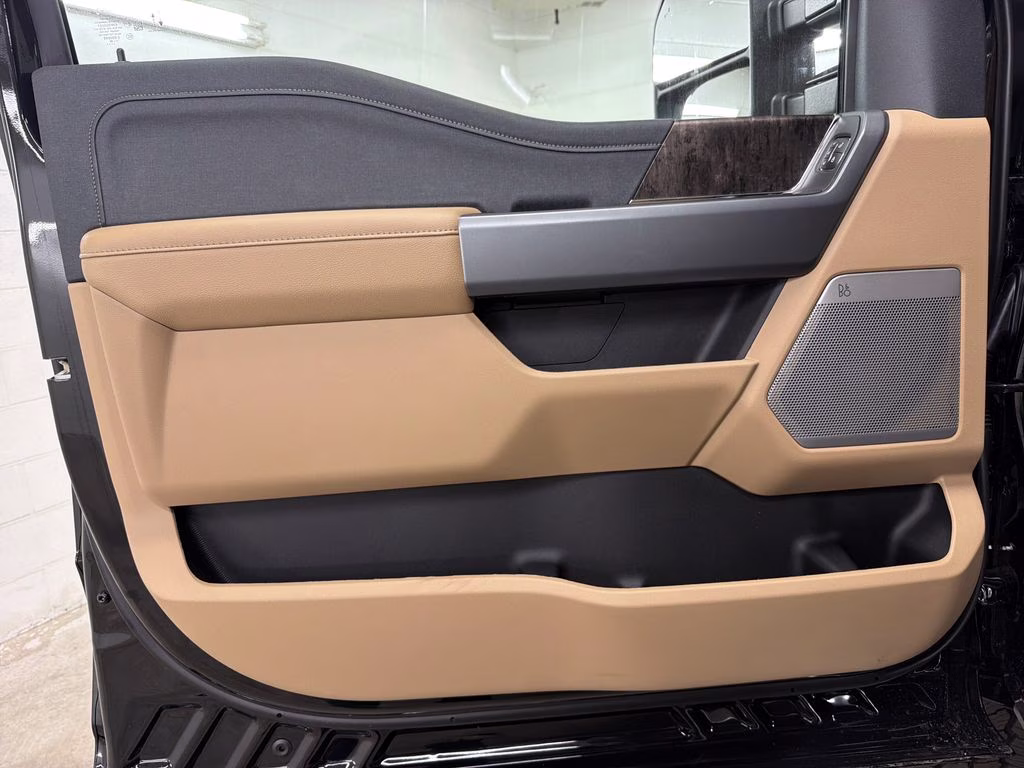 2026 AGATE BLACK Ford Super Duty F-250 SRW Lariat 4X4 Truck