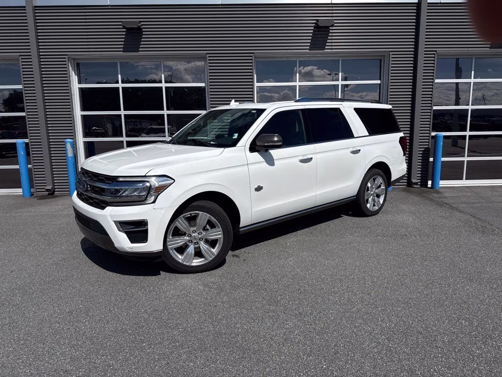 2023 Star White Metallic Tri-Coat Ford Expedition Max King Ranch RWD SUV