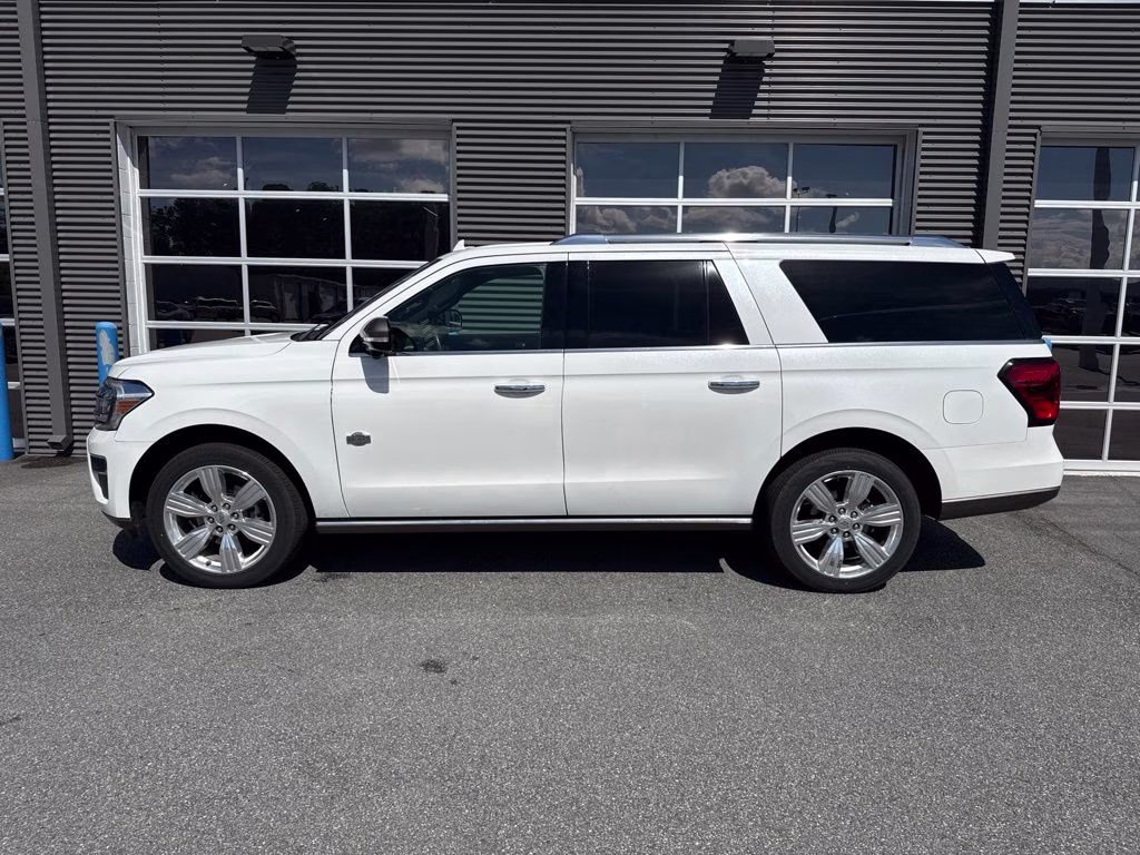2023 Star White Metallic Tri-Coat Ford Expedition Max King Ranch RWD SUV