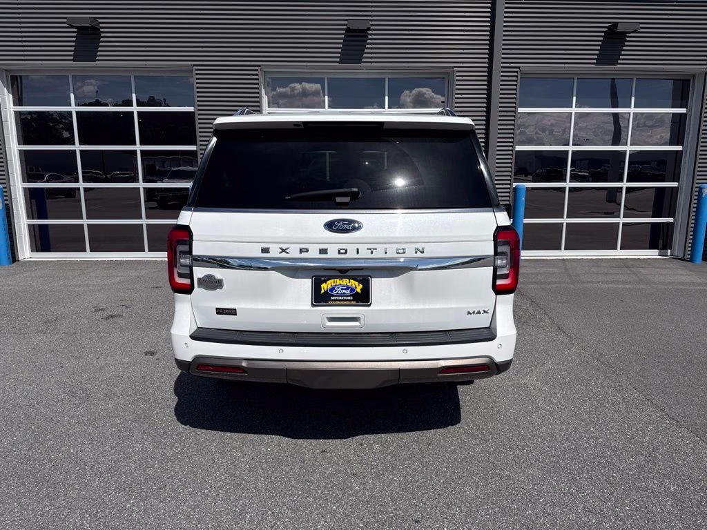 2023 Star White Metallic Tri-Coat Ford Expedition Max King Ranch RWD SUV
