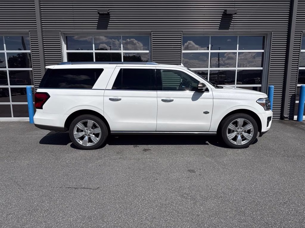 2023 Star White Metallic Tri-Coat Ford Expedition Max King Ranch RWD SUV