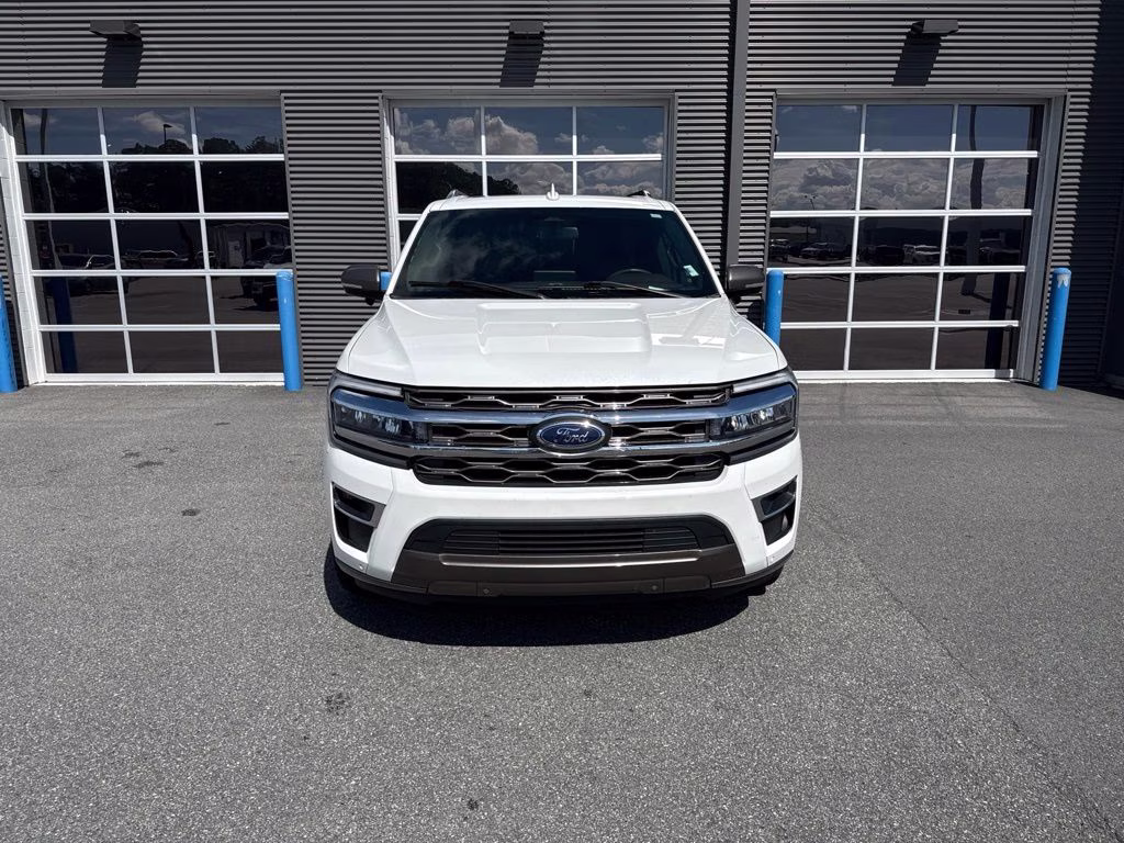2023 Star White Metallic Tri-Coat Ford Expedition Max King Ranch RWD SUV