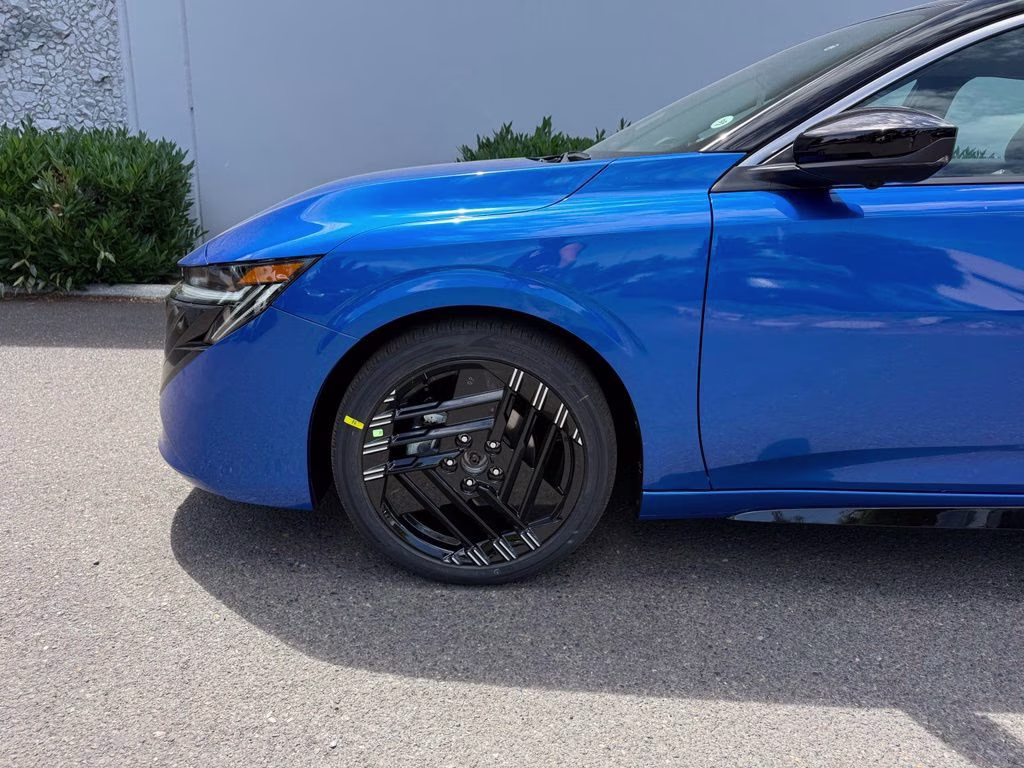 2026 Bluestone Pearl/Super Blk Nissan Sentra SR FWD Sedan