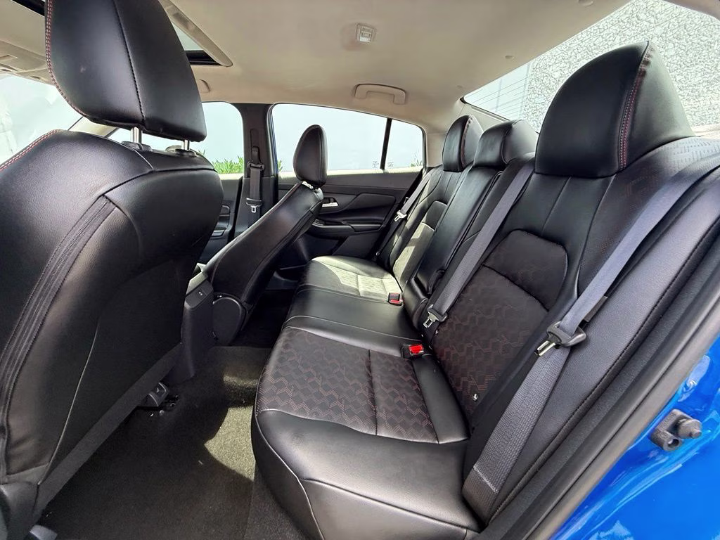 2026 Bluestone Pearl/Super Blk Nissan Sentra SR FWD Sedan